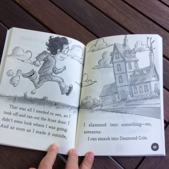 Desmond Cole Ghost Patrol books - Picture 5 of 5